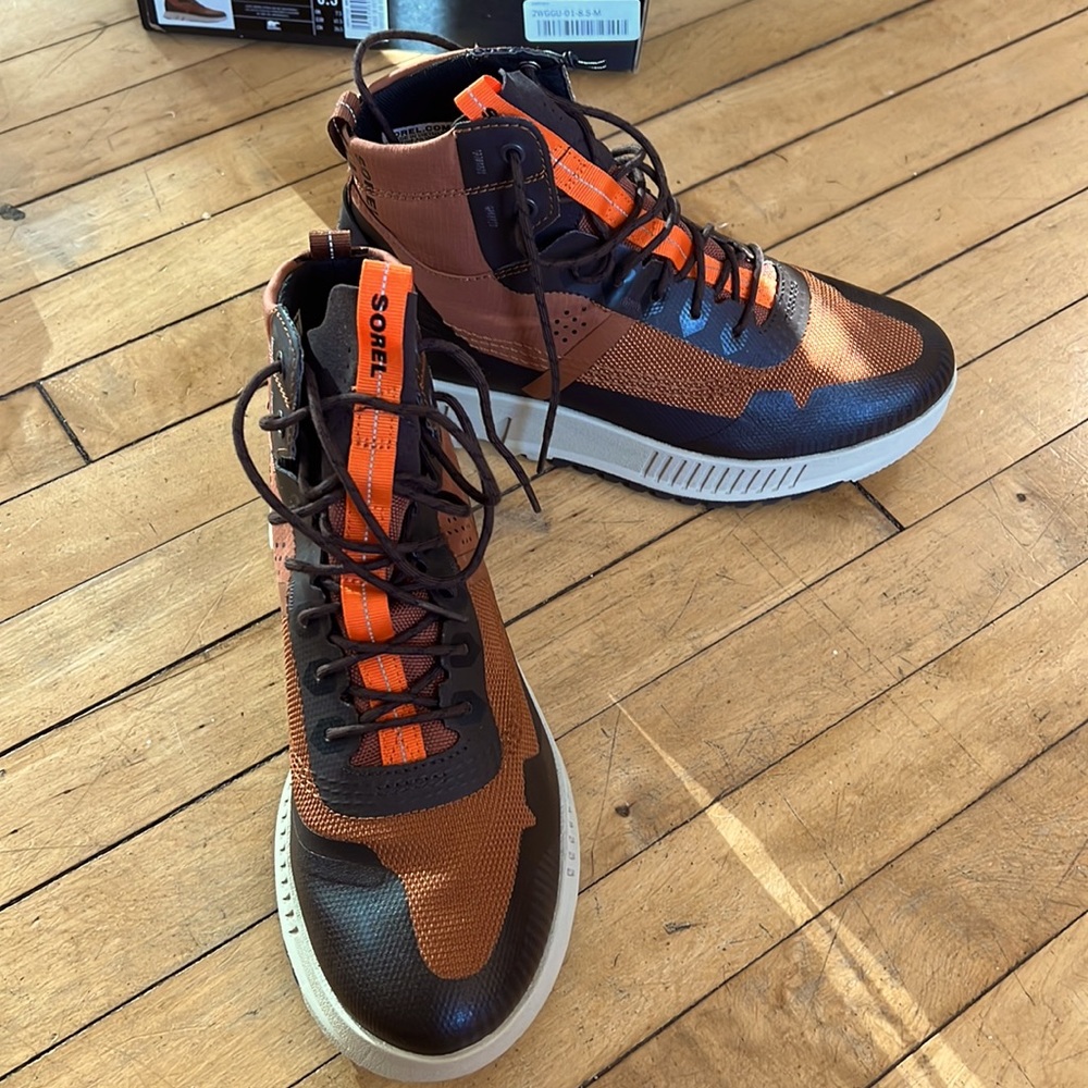 NWT Sorel Mac Hill Lite Rush Waterproof men’s boot- 8.5.